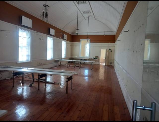 BUSINESS PROPERTY TO RENT IN RICHMOND HILL